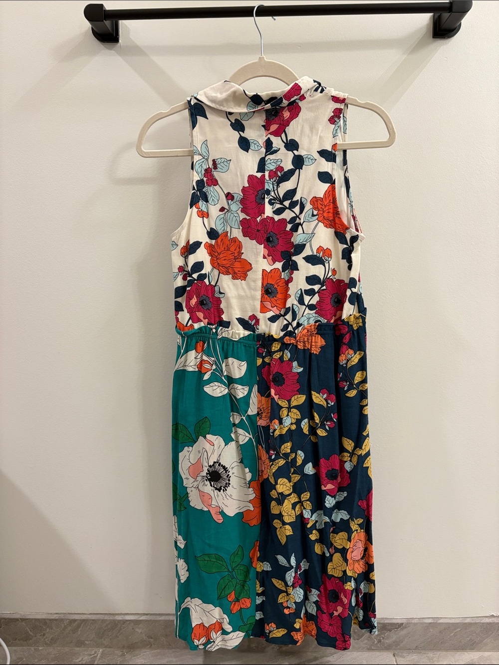 Anthropologie Sleeveless Floral Midi Dress in Cream, Navy & Green - Picture 3 of 3